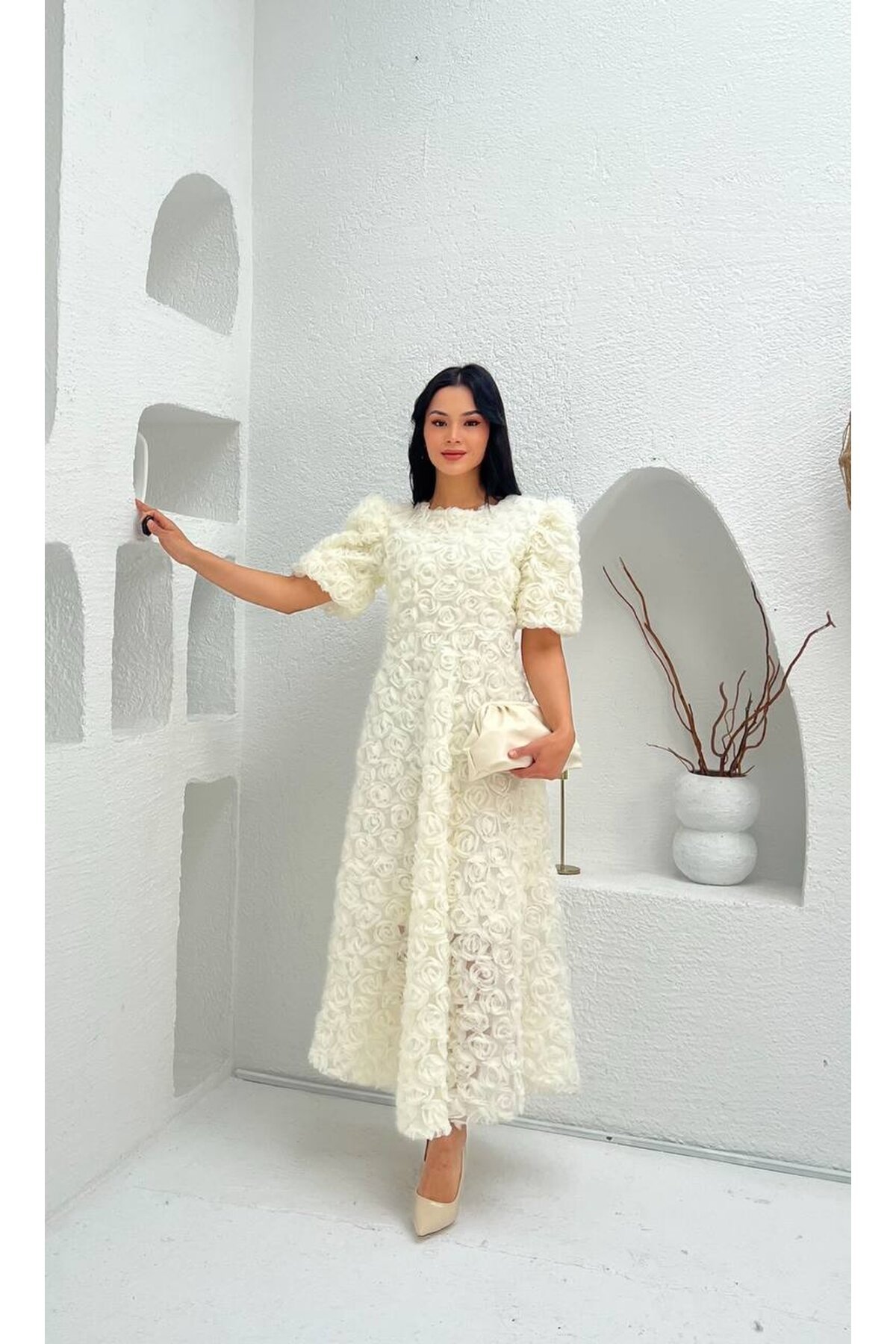 3876-BEYAZ PRENSES OMUZ GÜL KUMAŞ ELBİSE