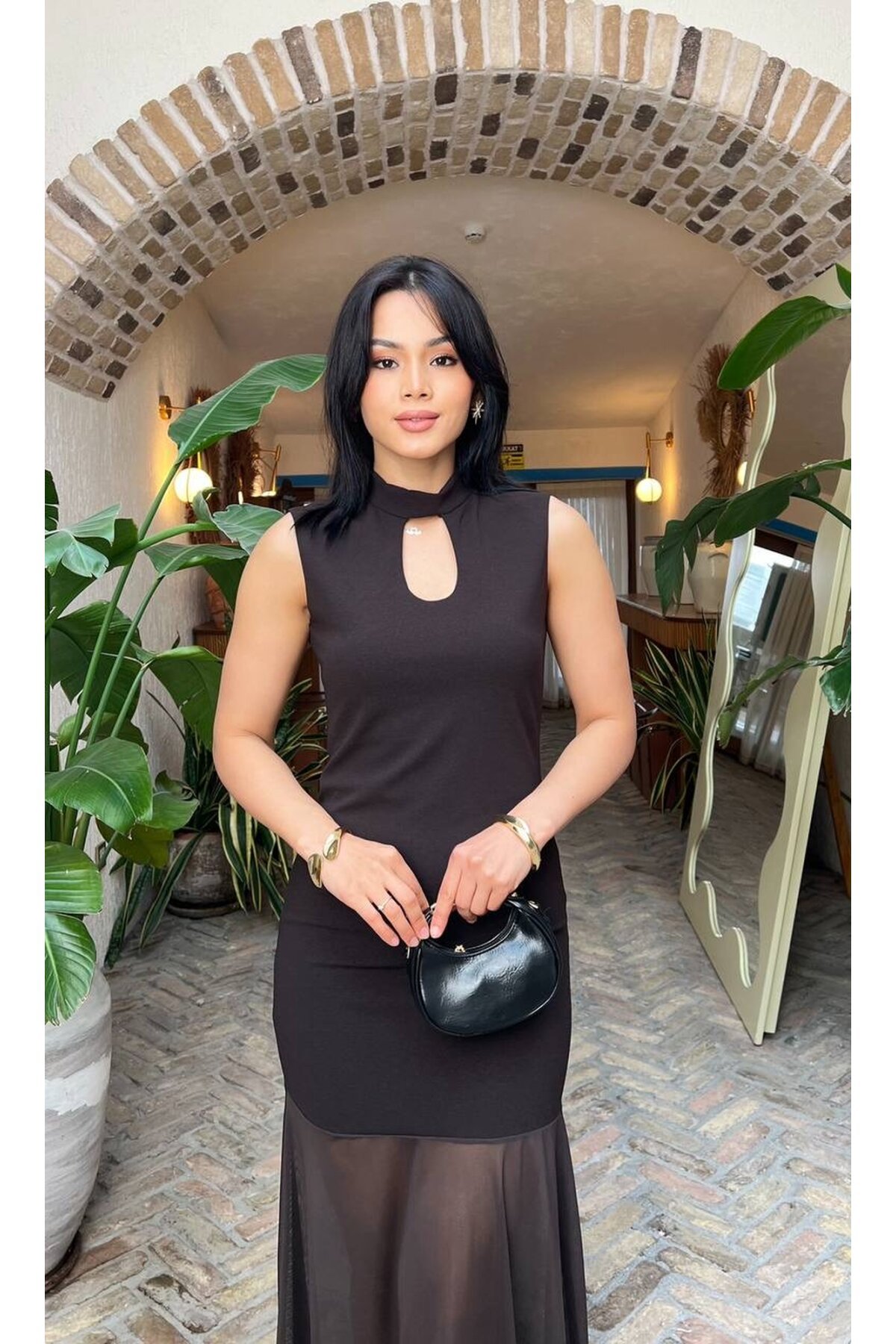 3882-KAHVERENGİ ÜSTÜ KREP ALTI TÜL ELBİSE