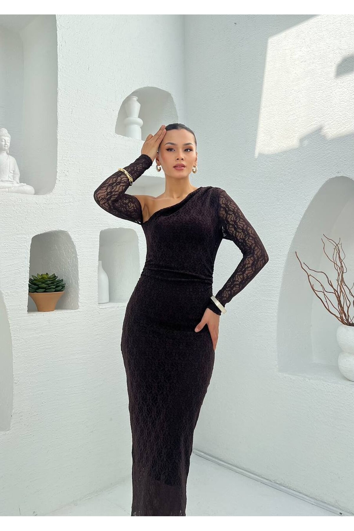 3883-KAHVERENGİ  TEK OMUZ DANTELLİ ELBİSE