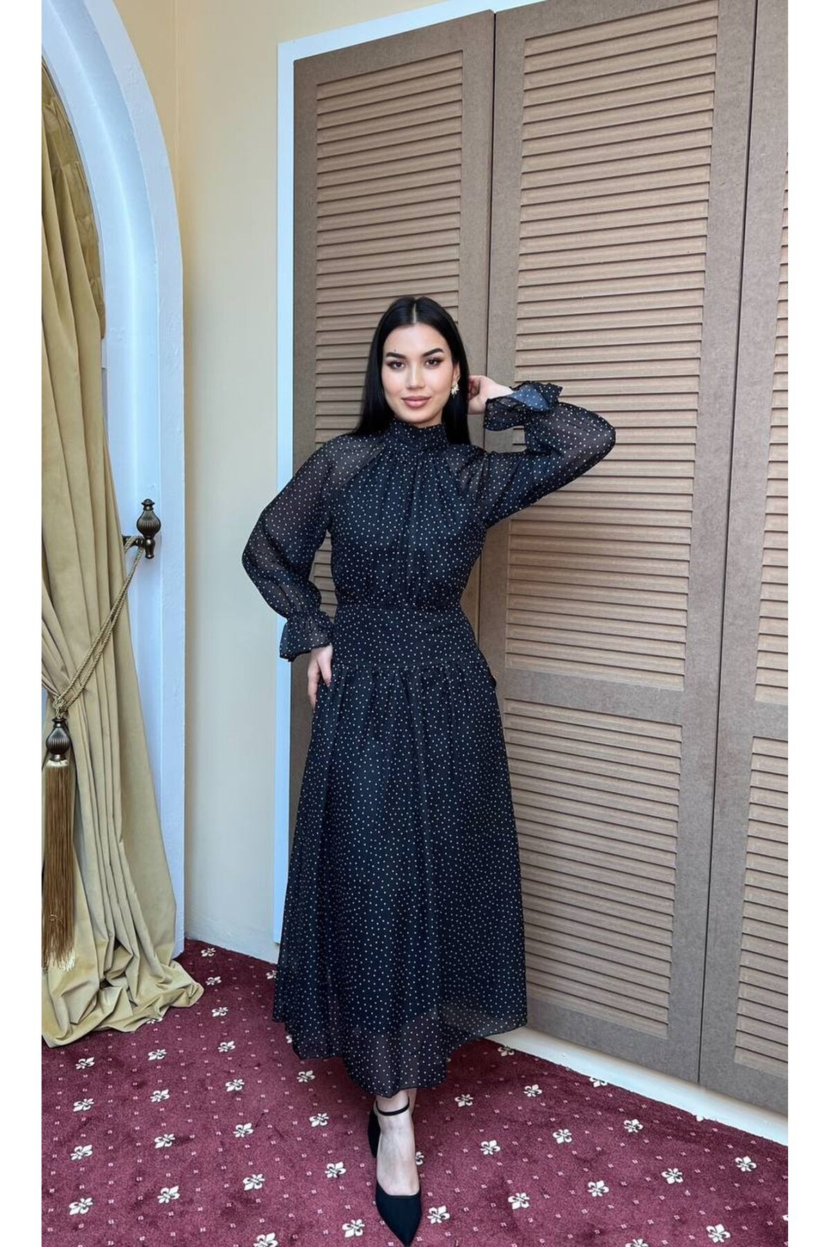 3903-SİYAH PUANTİYE DESEN BALIKÇI YAKA ŞİFON ELBİSE