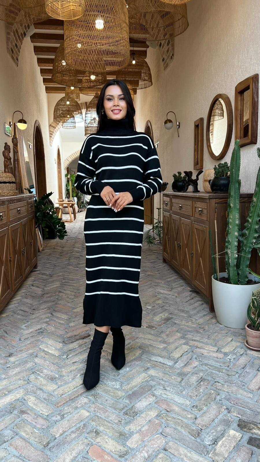 BALIKÇI YAKA ÇİZGİLİ TRİKO ELBİSE