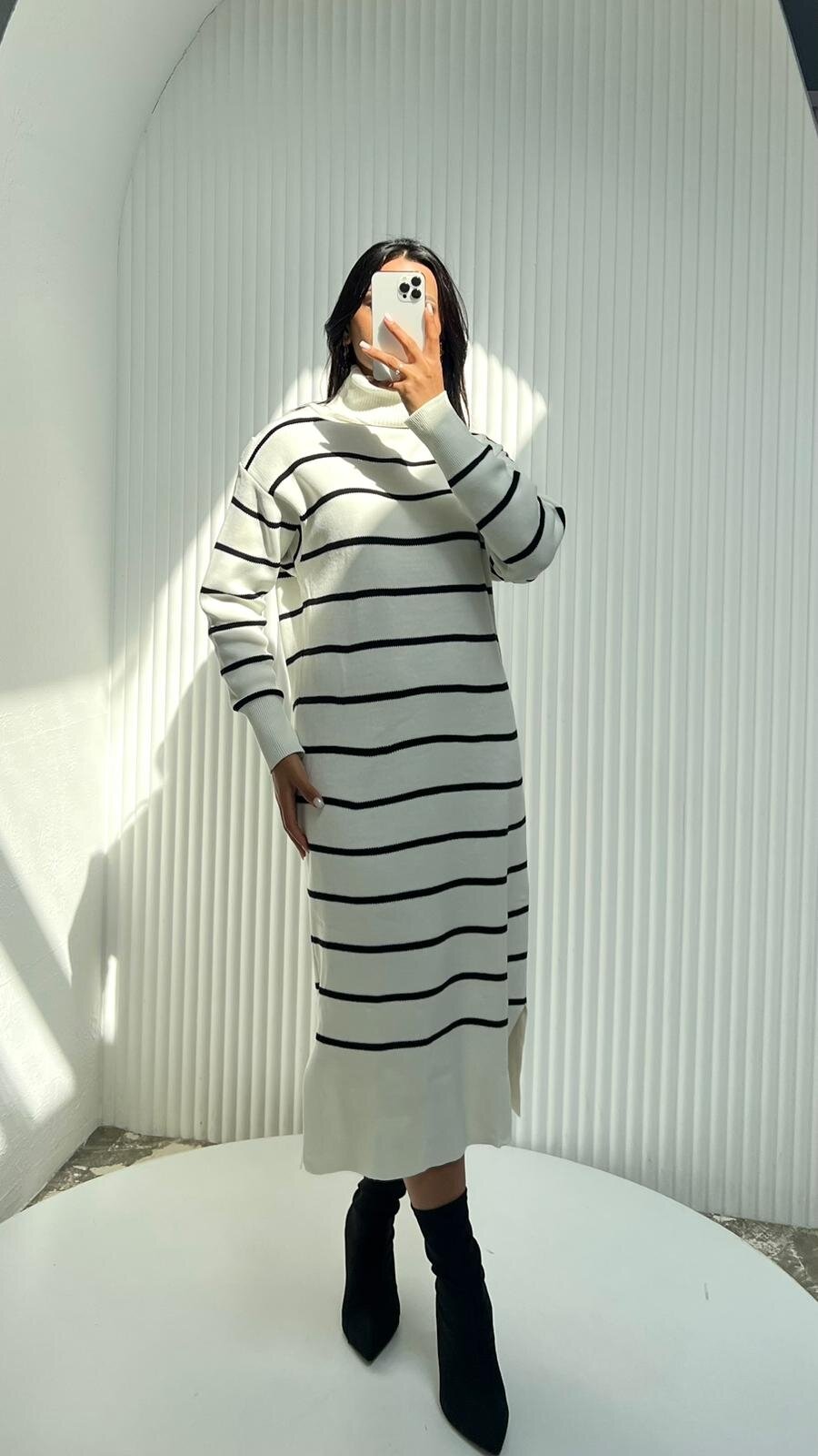 BEYAZ BALIKÇI YAKA ÇİZGİLİ TRİKO ELBİSE