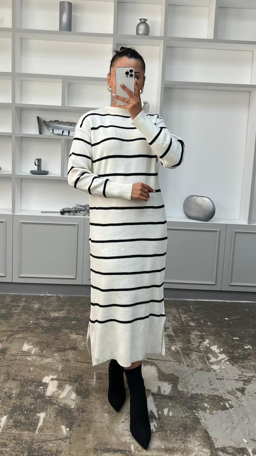 BEYAZ BİSİKLET YAKA ÇİZGİLİ TRİKO ELBİSE