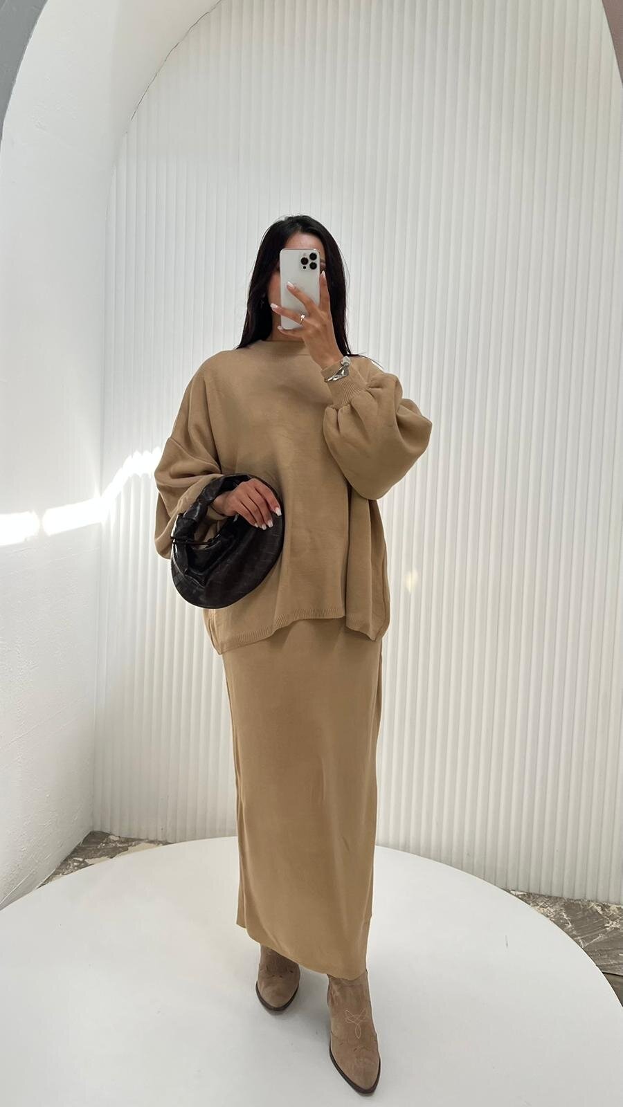 BİSKUVİ BALON KOL ETEKLİ TAKIM