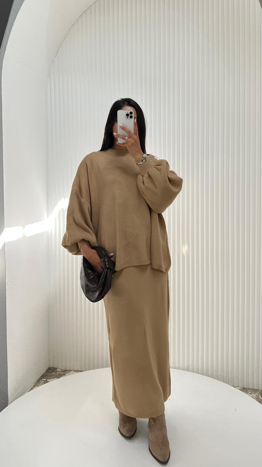 BİSKUVİ BALON KOL ETEKLİ TAKIM