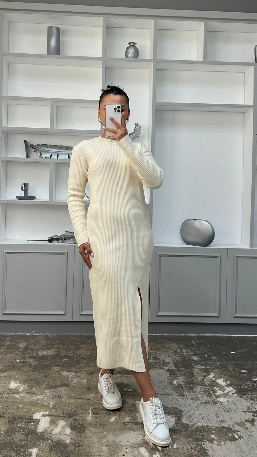 EKRU FİTİLLİ YIRTMAÇLI TRİKO ELBİSE