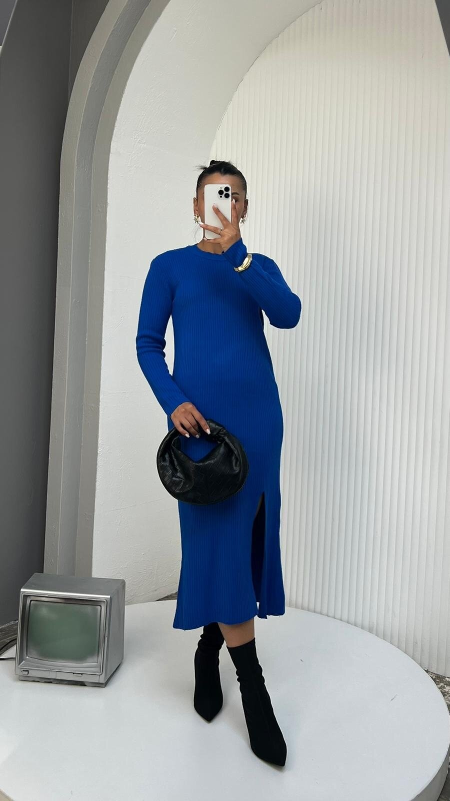 SAKS FİTİLLİ YIRTMAÇLI TRİKO ELBİSE