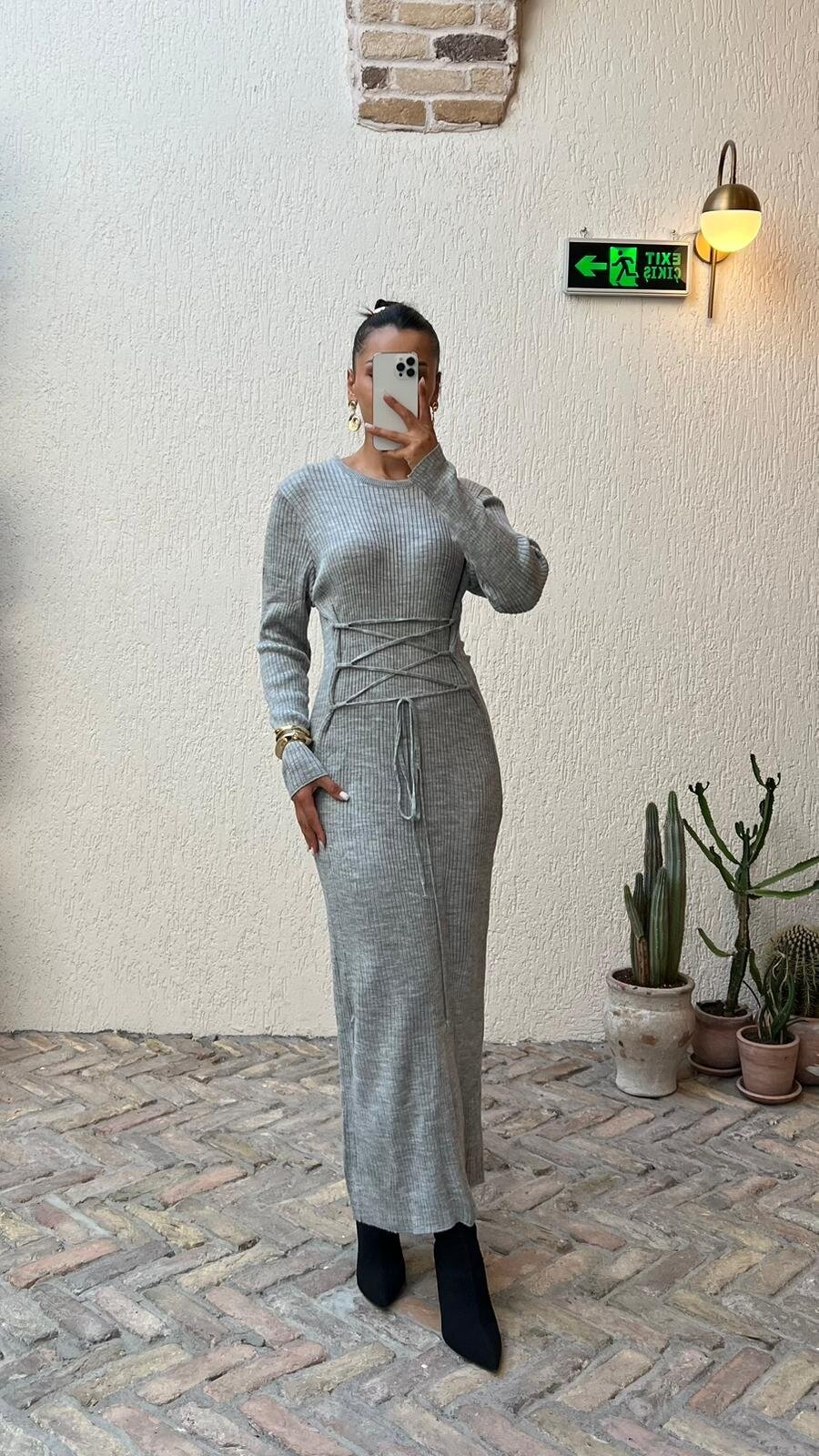 GRİ BAĞLAMALI TRİKO ELBİSE