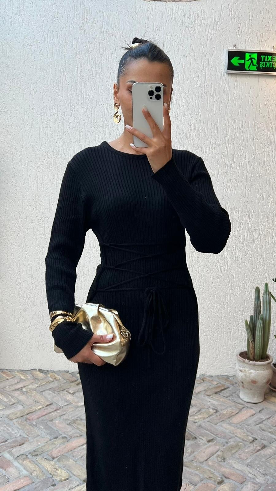 SİYAH BAĞLAMALI TRİKO ELBİSE