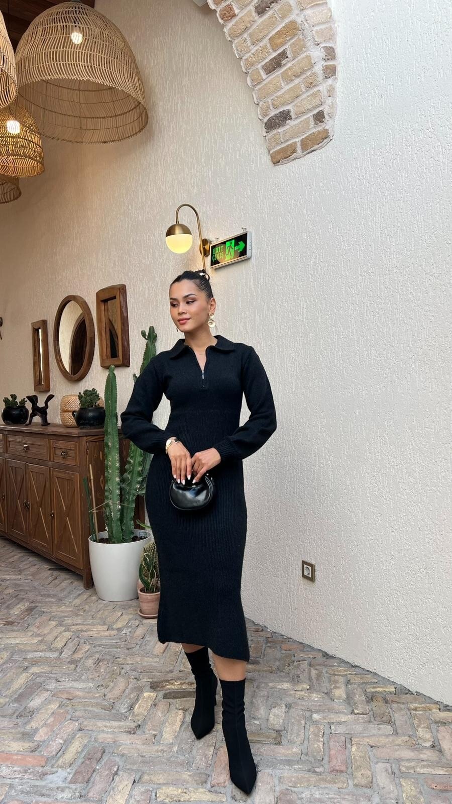 SİYAH POLO YAKA FERMUARLI TRİKO ELBİSE