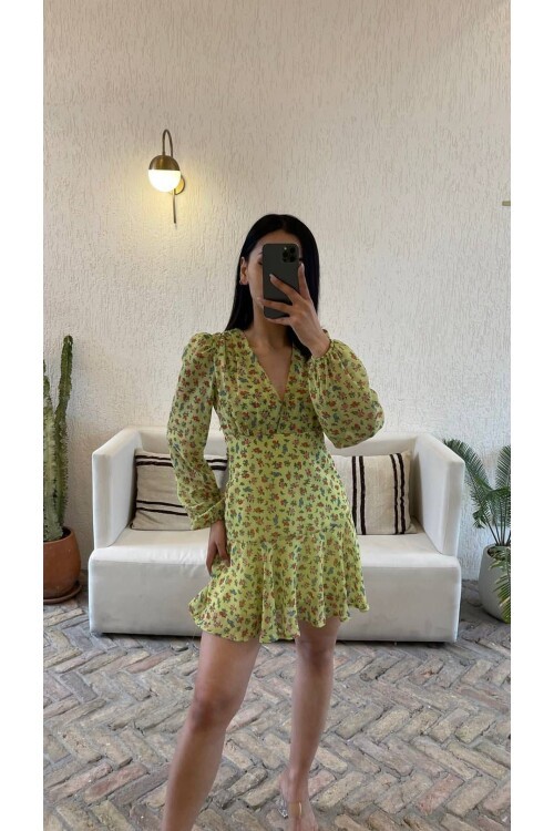 3015-YEŞİL ŞİFON ÖNÜ BÜZGÜLÜ KISA ELBİSE