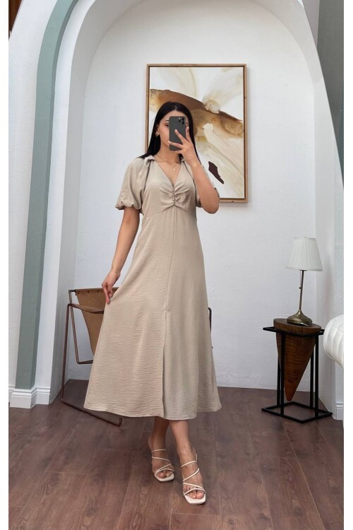 3084-BEJ V YAKA DÜZ ELBİSE