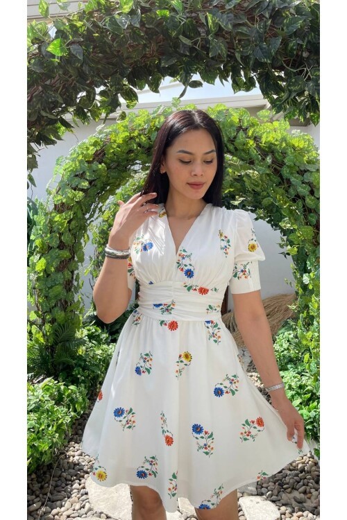 3096-ÇİÇEK V YAKA KISA ELBİSE