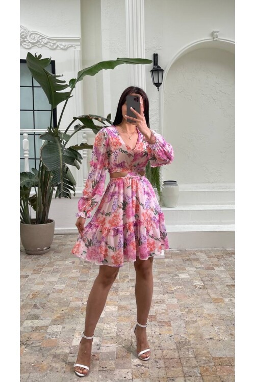 3222-PEMBE ÇİÇEK DESEN YANLARI AÇIK ELBİSE