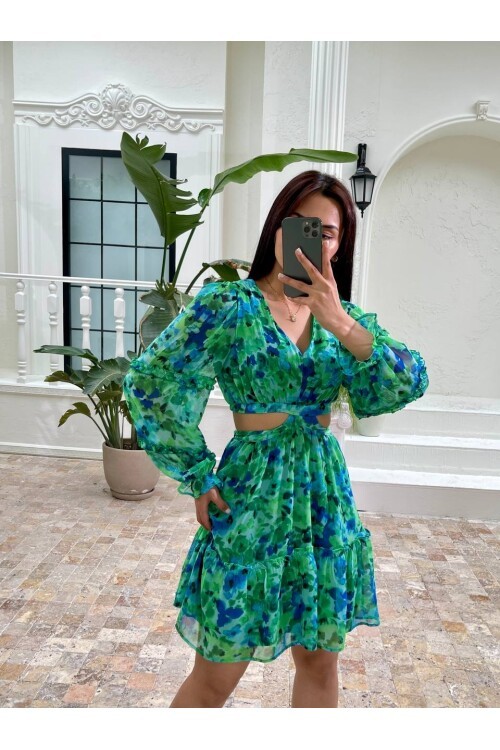 3256-YEŞİL ÇİÇEK DESEN YANLARI AÇIK ELBİSE