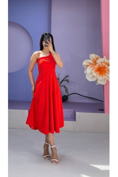 3443-KIRMIZI TEK OMUZ FİYONK DETAY ELBİSE