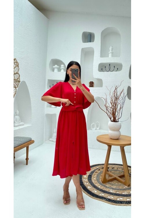 3484-KIRMIZI V YAKA DÜĞME DETAYLI ELBİSE