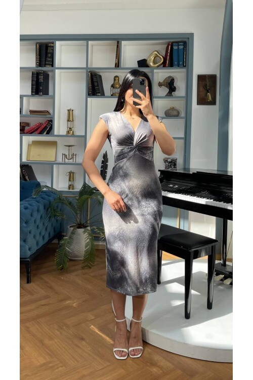 3510-SİYAH KARMAŞIK DESEN ÖNÜ DÜĞÜMLÜ ELBİSE