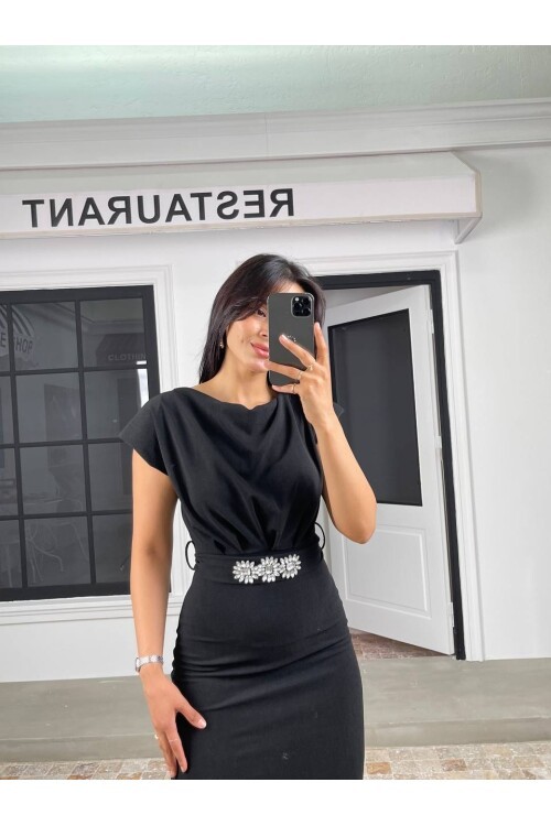 3580-SİYAH SİYAH KEMERLİ ELBİSE