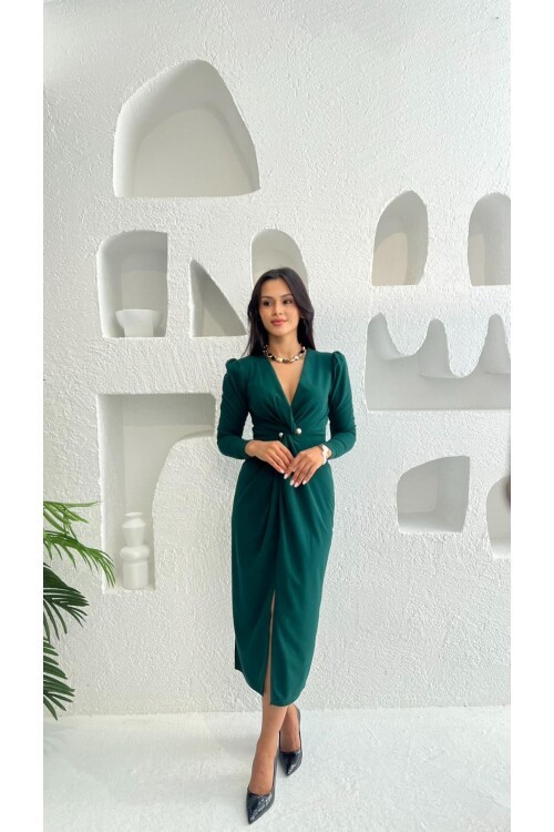 3588-ZÜMRÜT İNCİ BROŞ DETAY BÜZGÜLÜ ELBİSE