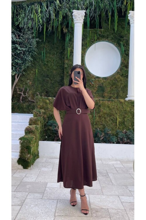 3689-KAHVE OLİPS KEMERLİ ETEĞİ KİLOŞ ELBİSE
