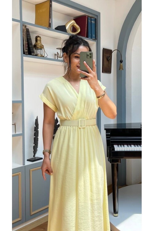 3751-SARI KETEN ANVELOK KEMERLİ ELBİSE