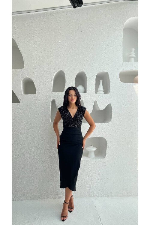 3820-SİYAH PUL PAYET KRUVAZE YAKA ELBİSE