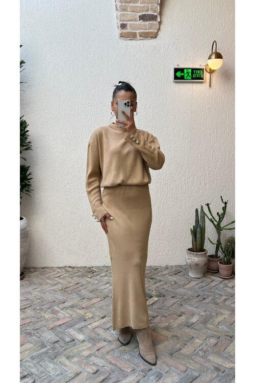 BİSKUVİ KOLLARI İNCİ DETAY ETEKLİ TAKIM