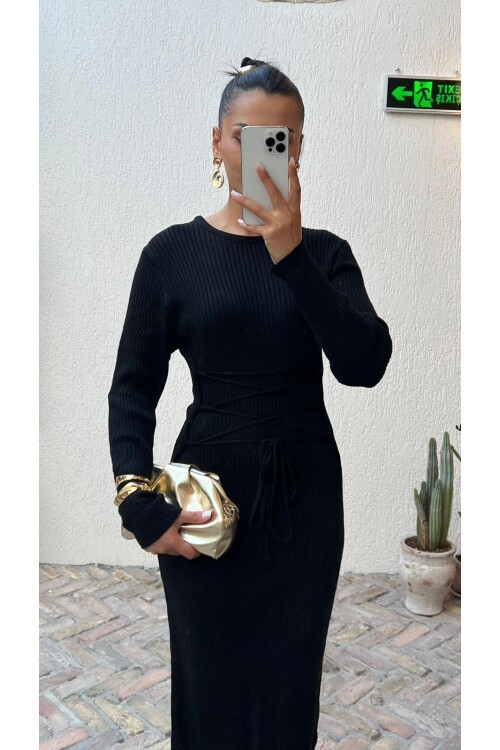 SİYAH BAĞLAMALI TRİKO ELBİSE