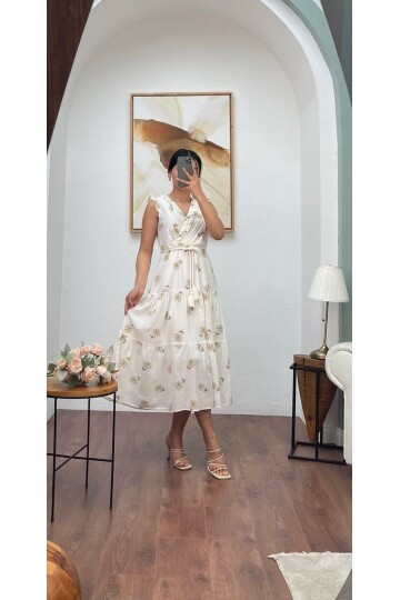 3098-KAHVERENGİ SIFIR KOL KRİNKIL ÇİÇEK DESEN ELBİSE