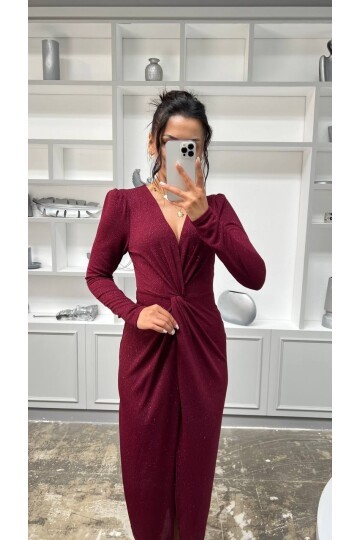 3633-BORDO SİMLİ BÜZGÜ DETAYLI ELBİSE