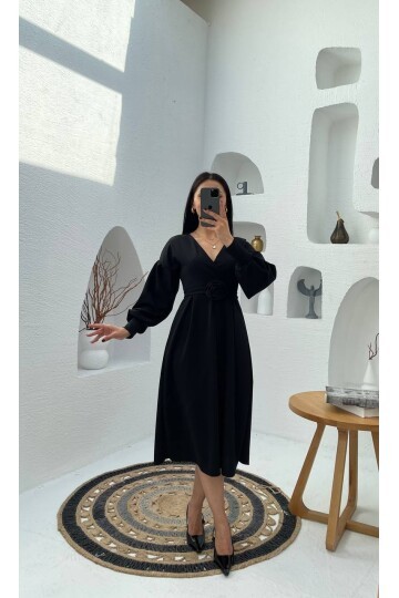 3636-SİYAH GÜL KEMERLİ ELBİSE