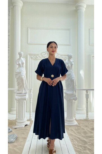 3799-LACİVERT BROŞLU ÖNÜ YIRTMAÇLI ELBİSE
