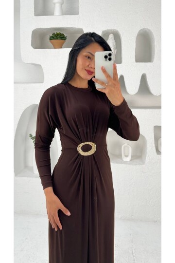 3831-KAHVERENGİ ELİPS TOKALI ÖNDEN DÜĞÜMLÜ SANDY ELBİSE