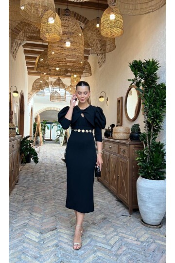 3852-SİYAH  BEBE YAKA ZİNCİR TOKALI ELBİSE