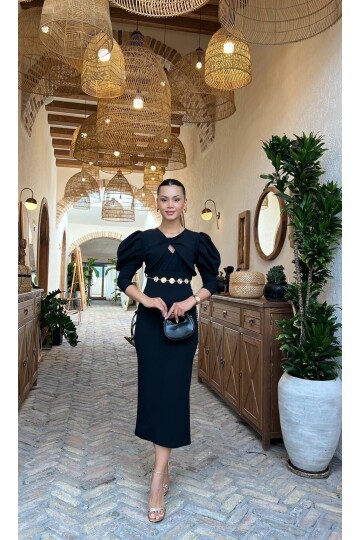 3852-SİYAH  BEBE YAKA ZİNCİR TOKALI ELBİSE