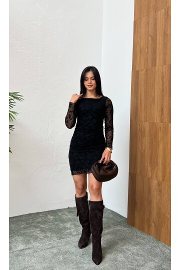 3864-SİYAH FLOK BASKI YANLARI BÜZGÜLÜ ELBİSE