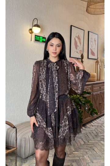 3872-PEÇWÖRK DESEN DANTELLİ KAT KAT ELBİSE