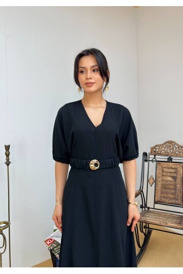 3909-SİYAH DOUBLE KUMAŞ KENDİNDEN BROŞ KEMERLİ ELBİSE